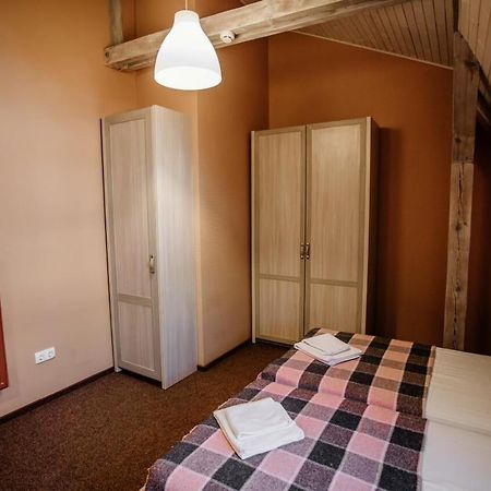 Guest House "Arkhistratyg" リヴィウ エクステリア 写真