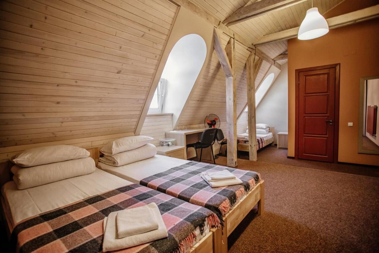 Guest House "Arkhistratyg" リヴィウ エクステリア 写真