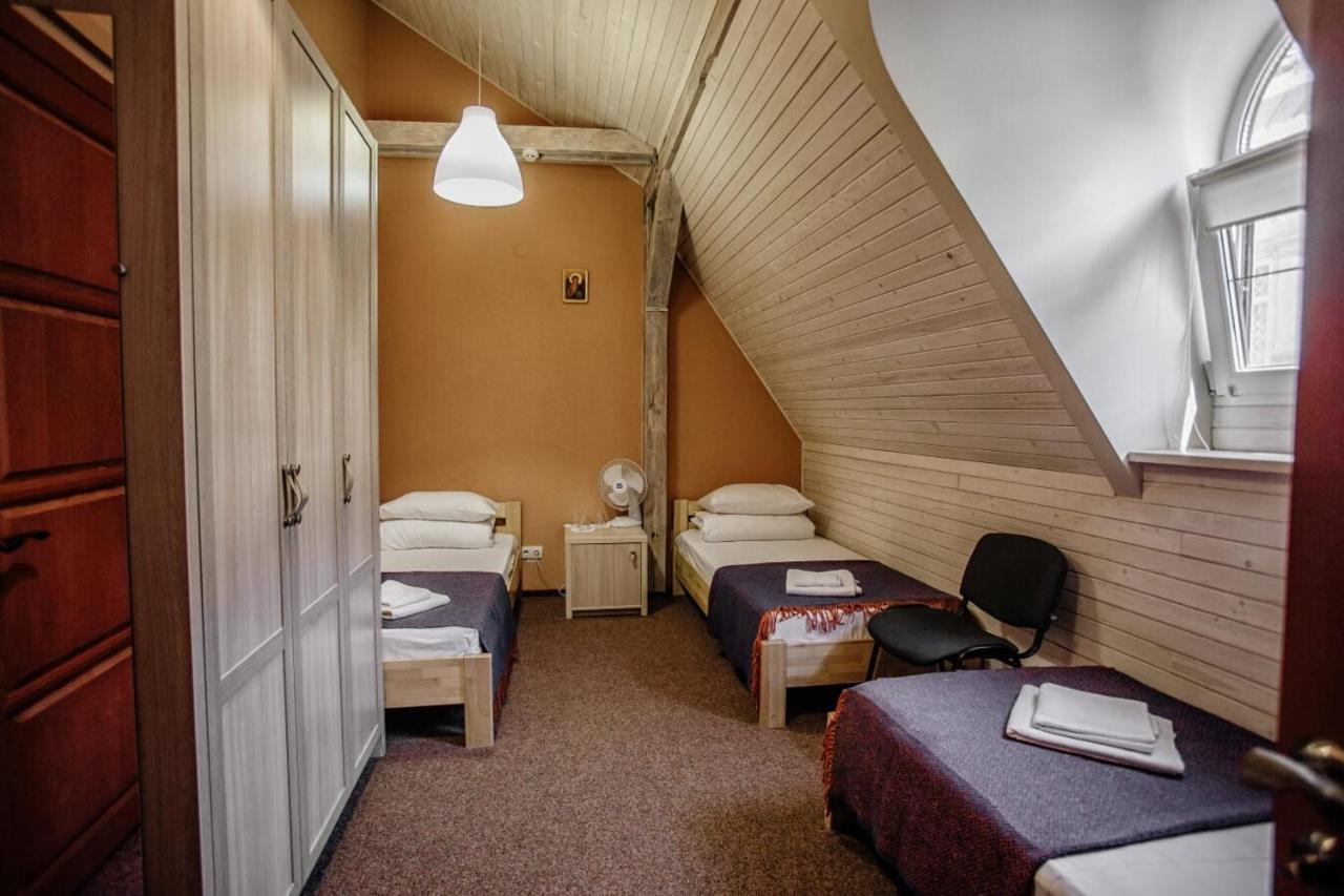Guest House "Arkhistratyg" リヴィウ エクステリア 写真