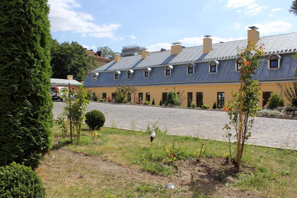 Guest House "Arkhistratyg" リヴィウ エクステリア 写真