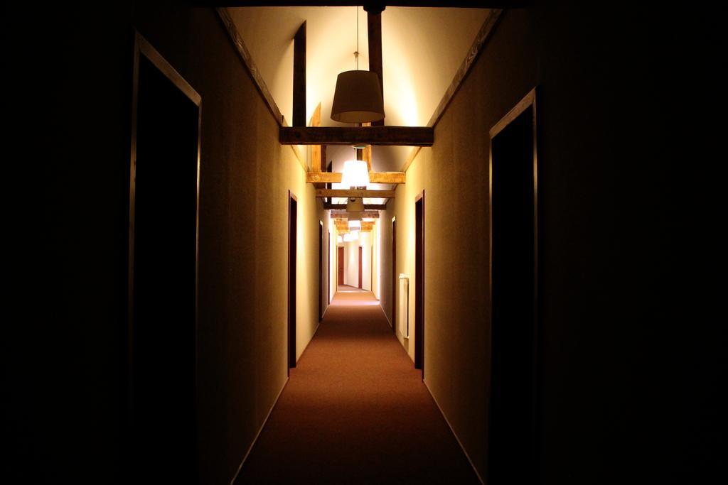Guest House "Arkhistratyg" リヴィウ エクステリア 写真