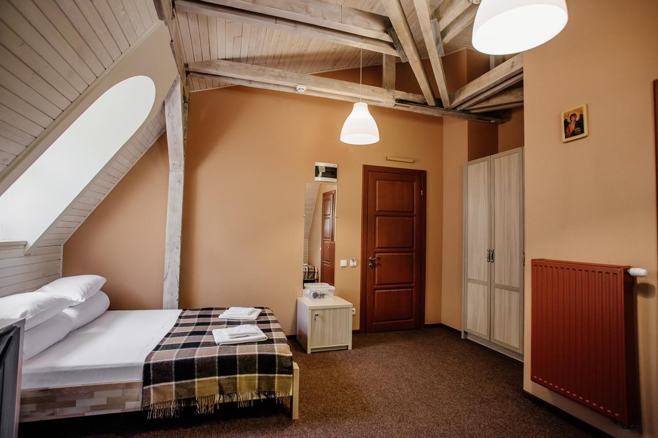 Guest House "Arkhistratyg" リヴィウ エクステリア 写真