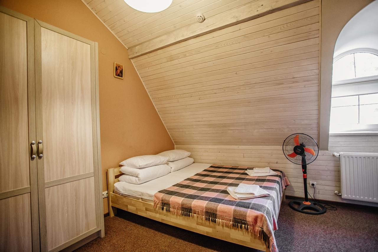 Guest House "Arkhistratyg" リヴィウ エクステリア 写真