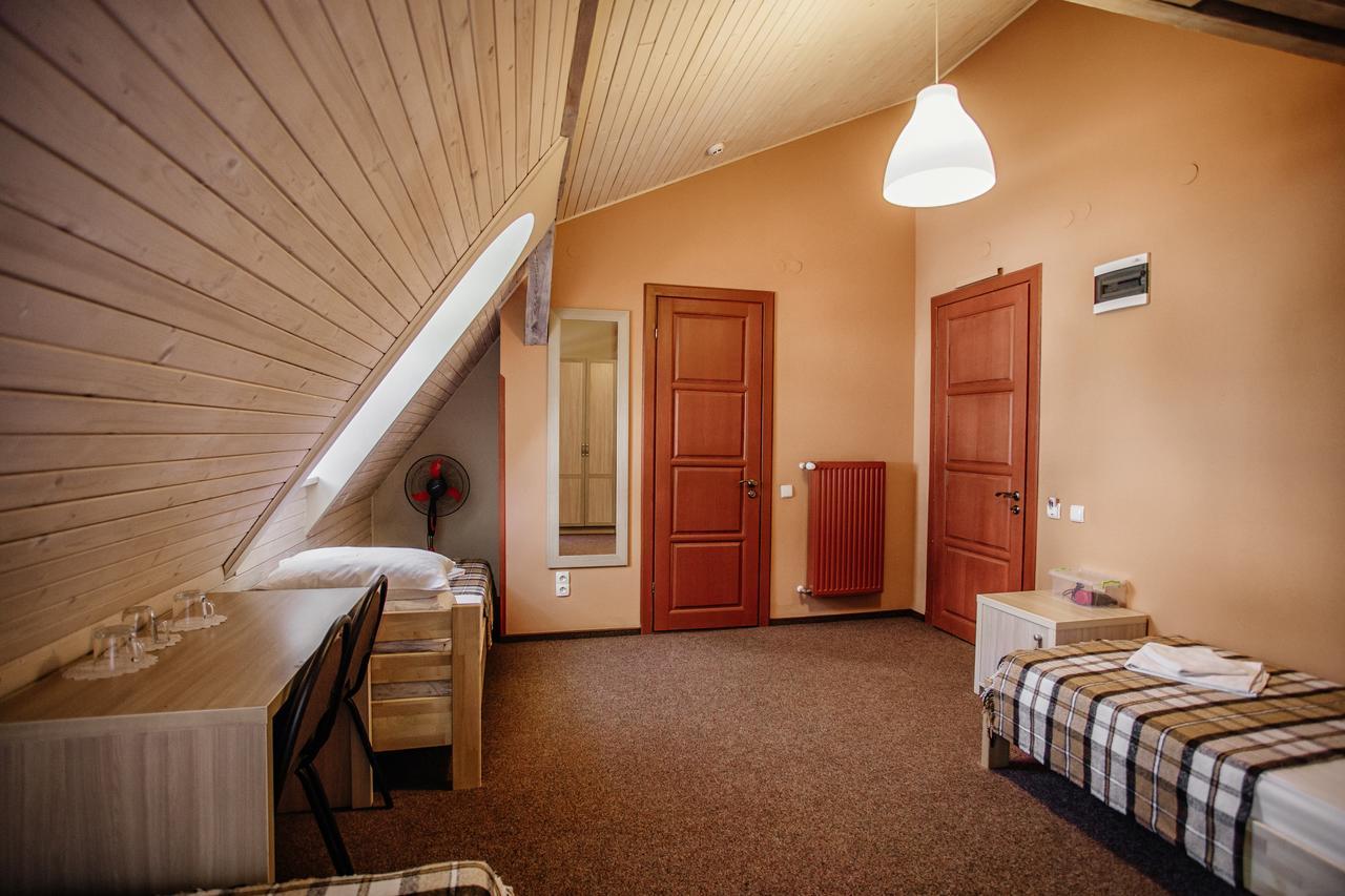 Guest House "Arkhistratyg" リヴィウ エクステリア 写真